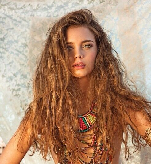 messy hair